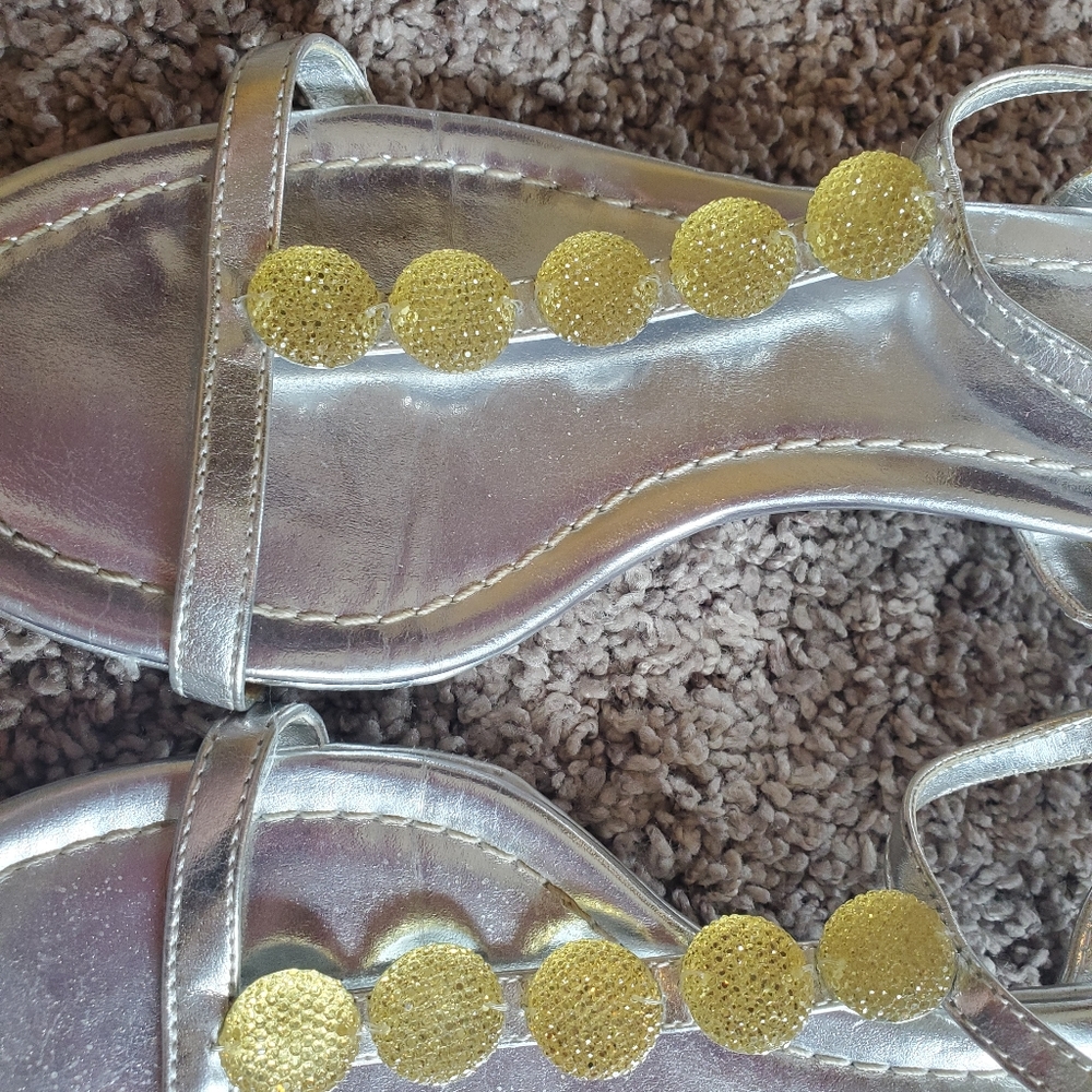 Heels - Picture 3 of 3